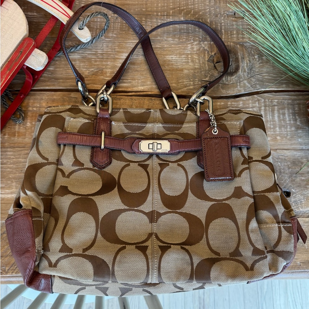 GUC Authentic Coach Purse